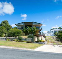 Blue Water Retreat Upstairs  Downstairs - Sydneys Hotel