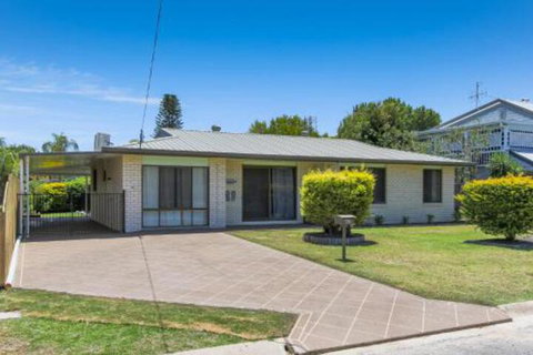 Hibiscus Holiday Home - Sydneys Hotel 6