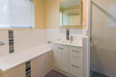 Hibiscus Holiday Home - Sydneys Hotel 5