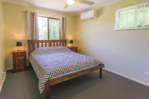 Hibiscus Holiday Home - Sydneys Hotel 4