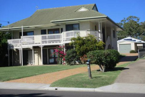 The Sun & The Sea In Hervey Bay - Sydneys Hotel 0
