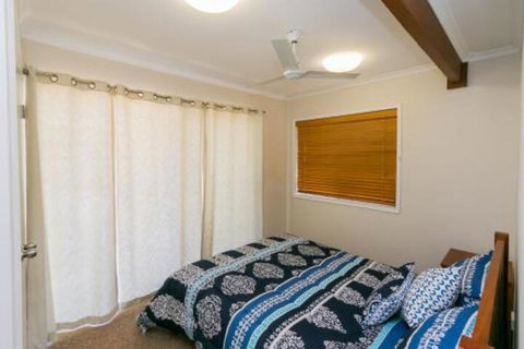 The Sun & The Sea In Hervey Bay - Sydneys Hotel 3