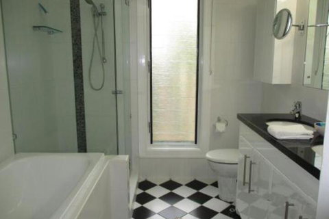 Charming Home By The Sea - Sydneys Hotel 5