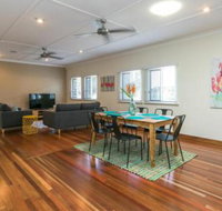 Charming Home by The Sea - Sydneys Hotel
