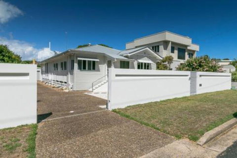 Charming Home By The Sea - Sydneys Hotel 6
