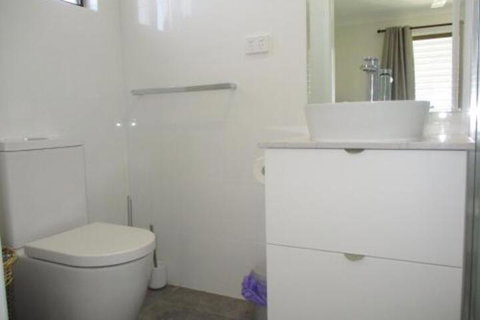Upstairs & Downstairs 81 Denman Camp Rd - Sydneys Hotel 3