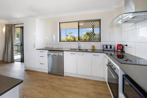 Upstairs & Downstairs 81 Denman Camp Rd - Sydneys Hotel 6