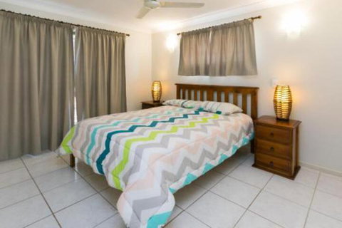 Upstairs & Downstairs 81 Denman Camp Rd - Sydneys Hotel 7