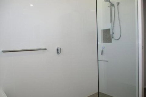 Comfy & Cosy (Upstairs) - Sydneys Hotel 2