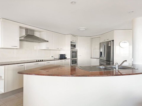 Le Point 702 Luxury & Views! - Sydneys Hotel 4