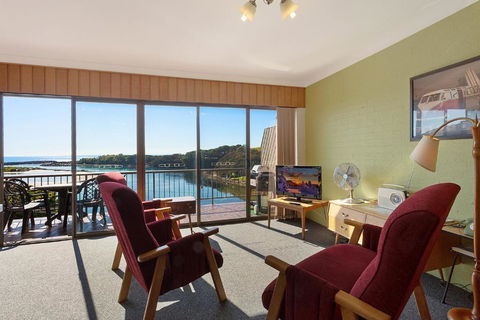 Pacific Pines Unit 6 - Sydneys Hotel 5