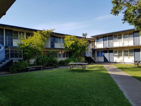 Minjerribah Island Accommodation Straddie - Sydneys Hotel 4