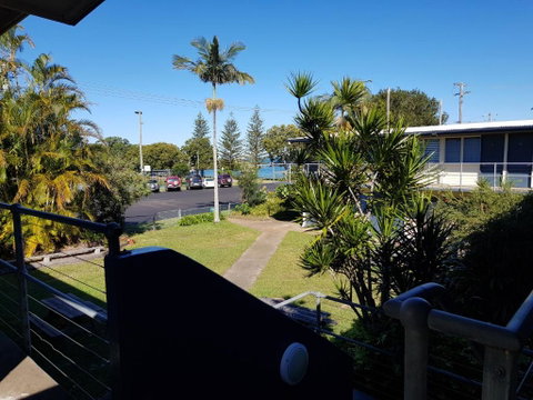 Minjerribah Island Accommodation Straddie - Sydneys Hotel 3