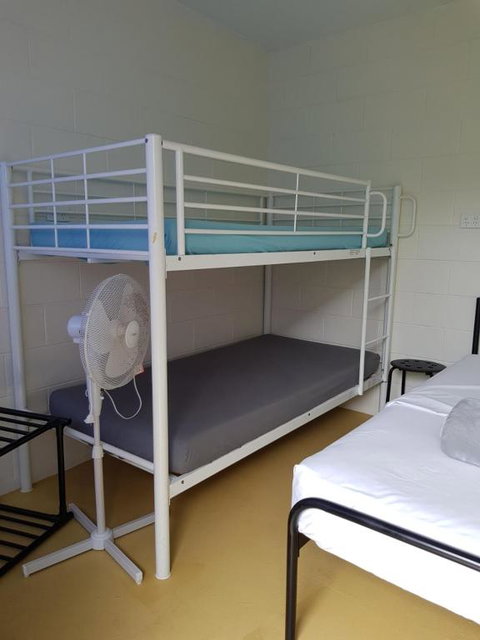 Minjerribah Island Accommodation Straddie - Sydneys Hotel 5