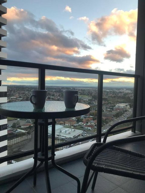 Elegant Design 2 Bed 2 Bath Apartment In Liverpool - Sydneys Hotel 1