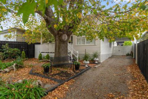 Amber Cottage Luxury Seaside Retreat With Outdoor Spa! - Sydneys Hotel 7