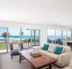 12 Cliff Road - Sydneys Hotel