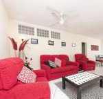 Carinya Gardens 15 - Sydneys Hotel