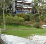 Green Point Lakehouse - Sydneys Hotel