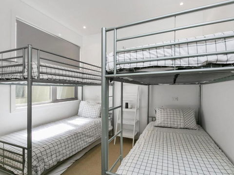 WATERFRONT THREE In The Heart Of Lorne - Sydneys Hotel 5