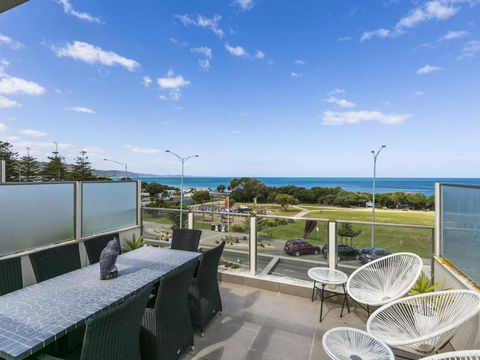 WATERFRONT THREE In The Heart Of Lorne - Sydneys Hotel 4