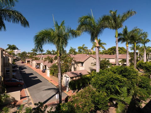 Apartments At 2 Landsborough - Sydneys Hotel 2