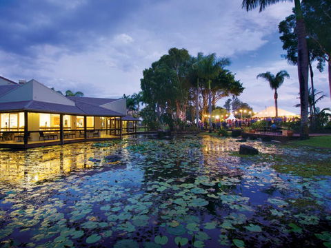 Apartments At 2 Landsborough - Sydneys Hotel 1