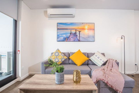 Refreshing 2bed2bath APT In Up&coming Liverpool - Sydneys Hotel 2