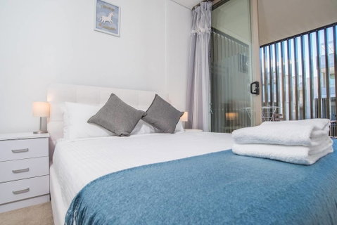 Roseberry Apartment For Travelling Couple In Green Square - Sydneys Hotel 6