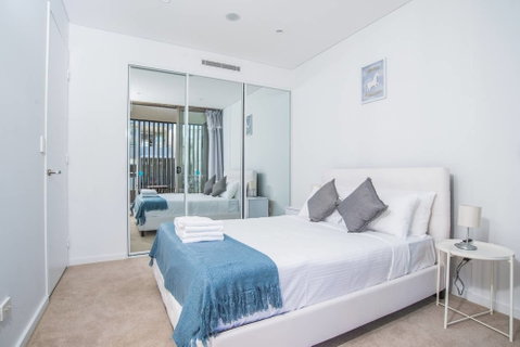 Roseberry Apartment For Travelling Couple In Green Square - Sydneys Hotel 3