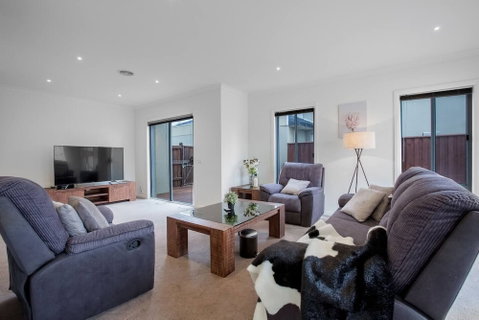 Superb Luxe 5BR House@point Cook Near Lake - Sydneys Hotel 1