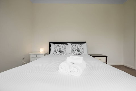 Superb Luxe 5BR House@point Cook Near Lake - Sydneys Hotel 5