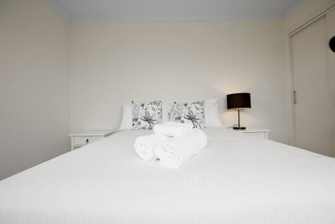 Superb Luxe 5BR House@point Cook Near Lake - Sydneys Hotel 6