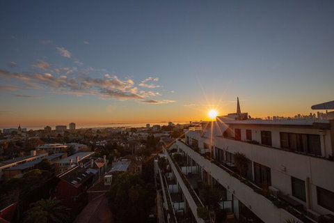 107light Filled Cozy Apt In The Heart Of St. Kilda - Sydneys Hotel 1