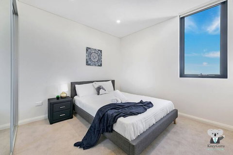 SouthWest LIVERPOOL Amazing View 2Bed APT NLP100A - Sydneys Hotel 3
