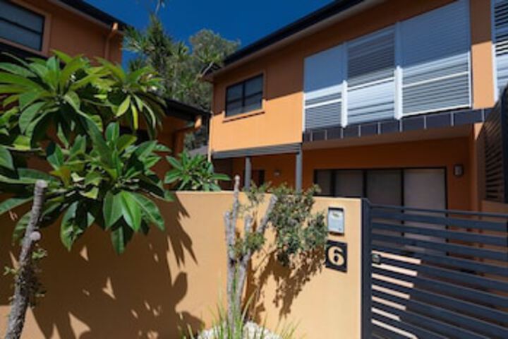 Shallow Bay NSW Sydneys Hotel
