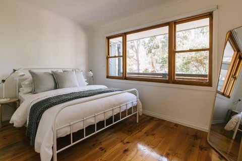 DOVESTONES By THE SEA INVERLOCH - Sydneys Hotel 3