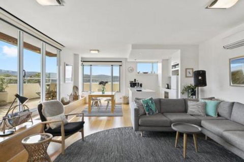 POINT GREY APARTMENT ONE VIEWPOINT - Sydneys Hotel 5