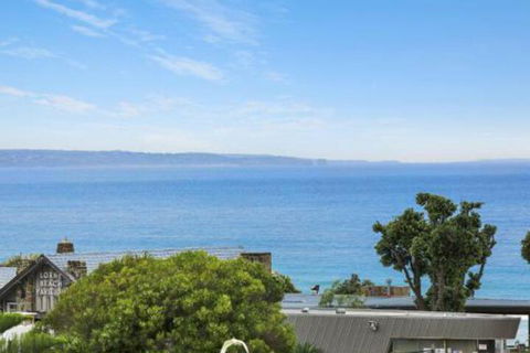 WATERFRONT TWO Position Perfect NEW LISTING 2019 - Sydneys Hotel 2