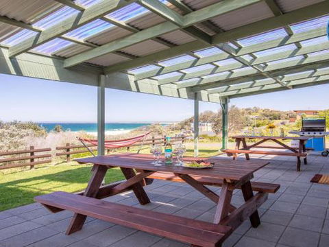 Antonios Paradise Spectacular Views Over Warrain Beach - Sydneys Hotel 3
