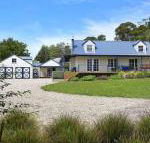 Duncraig House open fireplace spa pet friendly - Sydneys Hotel