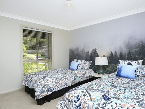 Garland Park 3 Night Weekends For Price Of 2 - Sydneys Hotel 3