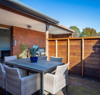 Foreshore Beach House ideal family spot - Sydneys Hotel