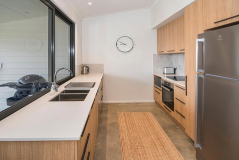 FortyTwo Mini - Sydneys Hotel 1