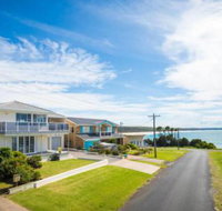 31 McMillan Crescent - Sydneys Hotel