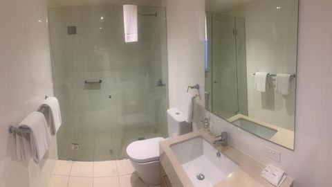 RNR Light Square - Sydneys Hotel 3