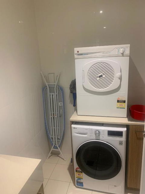 RNR Light Square - Sydneys Hotel 4