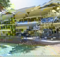 Champagne Apartment 1 - Sydneys Hotel