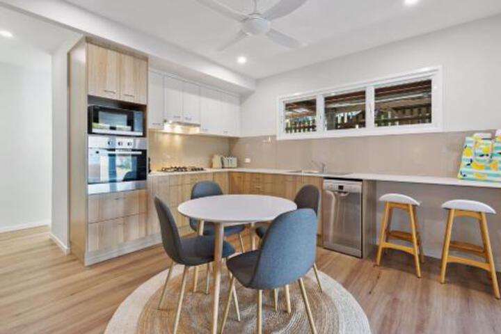 North Stradbroke Island QLD Sydneys Hotel