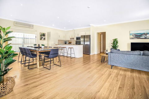 Aldinga Beach Experience - Sydneys Hotel 4